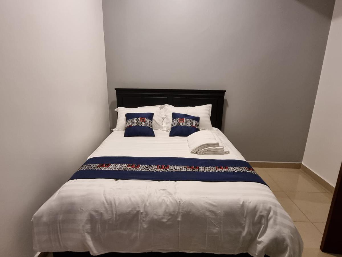 Eika Suites At Acacia Καμπάλα Εξωτερικό φωτογραφία