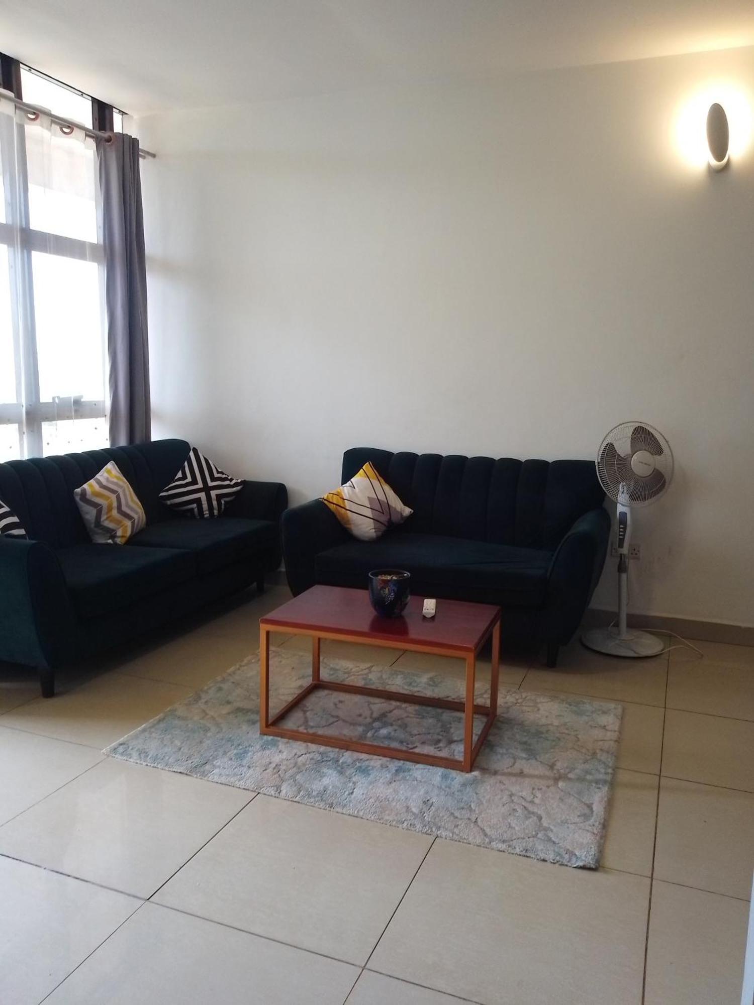 Eika Suites At Acacia Καμπάλα Εξωτερικό φωτογραφία