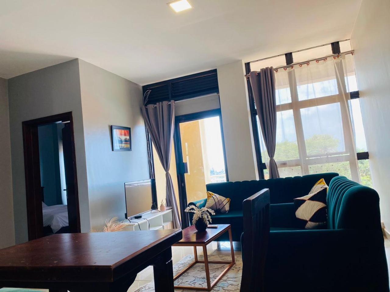 Eika Suites At Acacia Καμπάλα Εξωτερικό φωτογραφία